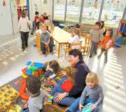 Wirtschaft + Unternehmen: Maxon feiert seinen Kindergarten