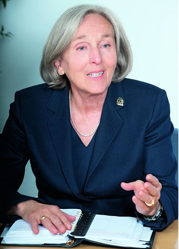 Wirtschaft + Unternehmen: Pilz wächst um ein Viertel und will bauen