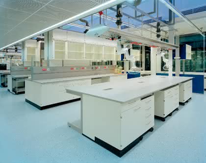 Labortechnik: Effiziente Großraumlabore