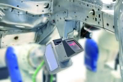 Wirtschaft + Unternehmen: Automatica: Roboter und Werkzeugmaschinen im Team