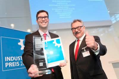 Wirtschaft + Unternehmen: Award-Regen für Juwi Wirtschaft + Unternehmen: Award-Regen für Juwi
