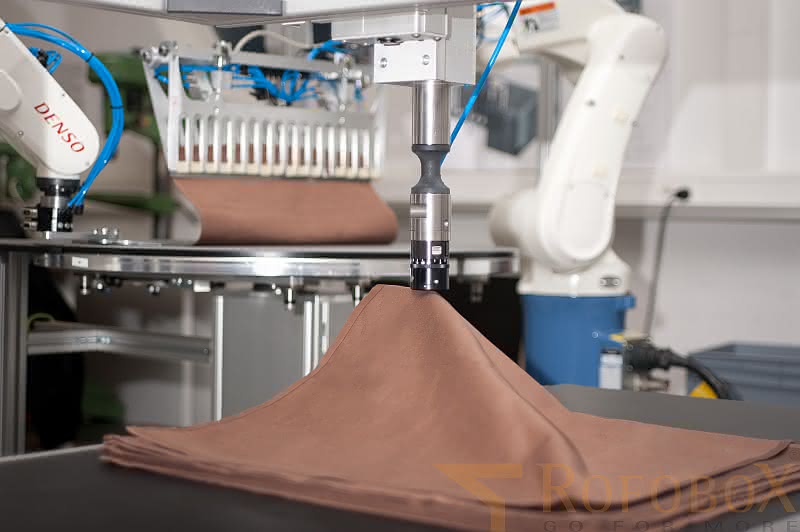 MRK + Cobots: Servietten falten und Pillen packen im Akkord MRK + Cobots: Servietten falten und Pillen packen im Akkord