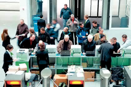 Specials Mikrofluidik: LABOTEC Suisse 2012 - Im Herzen der Life-Science-Branche