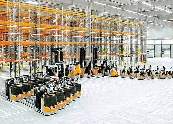 Wirtschaft + Unternehmen: Still: Stapler wird intelligentes Tool