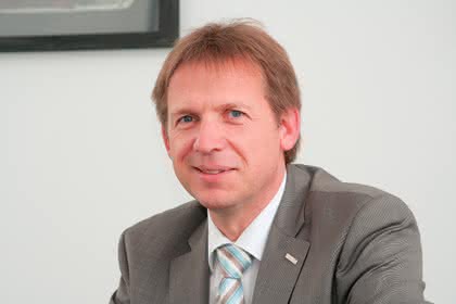 Wirtschaft + Unternehmen: PLM-Netzwerk Wirtschaft + Unternehmen: PLM-Netzwerk