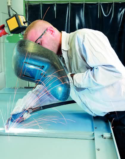 Temperiertechnik: GFL: Hallen-Neubau  für Temperiergeräte