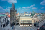 Wirtschaft + Unternehmen: Treffen in der  Goldenen Stadt