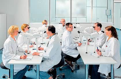 Multidiskussionseinrichtung für die Lichtmikroskopie: Identische Bilder für Mitbeobachter