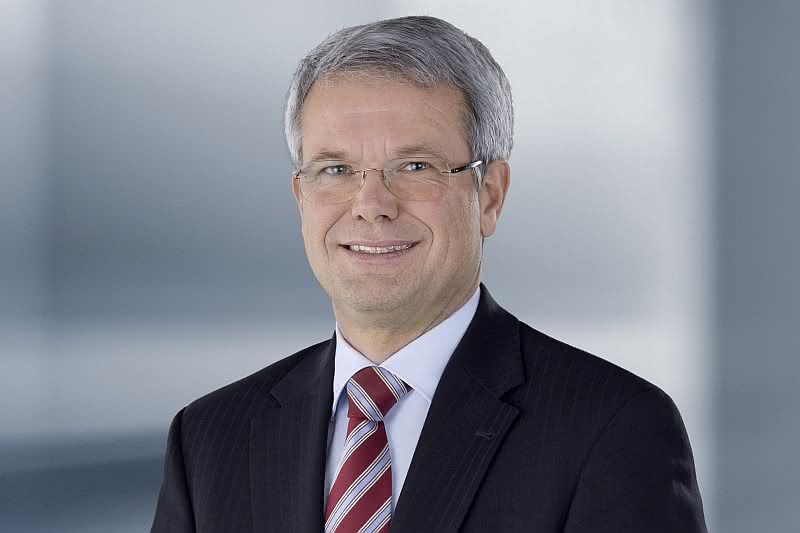 Wirtschaft + Unternehmen: Rittal: Hermann Tetzner schaut auf die Finanzen