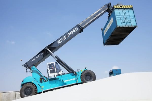 Wirtschaft + Unternehmen: Lifttrucks: Volle Kraft bis ganz oben