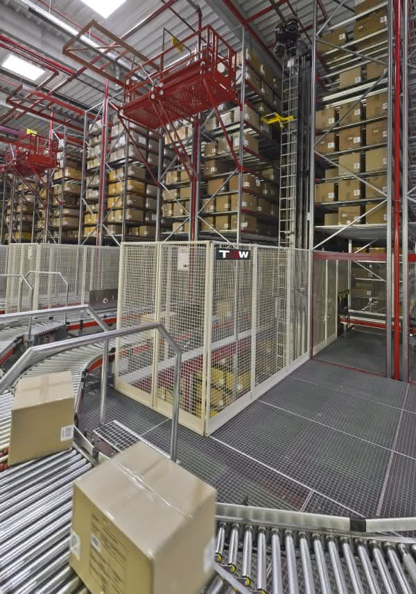 Wirtschaft + Unternehmen: Lloyd Shoes vertraut TGW Wirtschaft + Unternehmen: Lloyd Shoes vertraut TGW