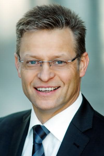 Wirtschaft + Unternehmen: KSPG: Horst Binnig wird Vorstand