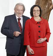 Wirtschaft + Unternehmen: P.E. Schall liegt als Privater vorne