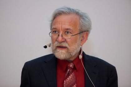 News: Otto-Warburg-Medaille für Peter Walter