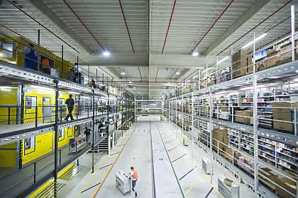Wirtschaft + Unternehmen: Amazon liefert aus Rheinberg und Graben Wirtschaft + Unternehmen: Amazon liefert aus Rheinberg und Graben