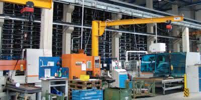 Fördertechnik: Top-Performance bei Materialbevorratung und Sägezuschnitt Fördertechnik: Top-Performance bei Materialbevorratung und Sägezuschnitt
