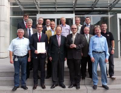 Wirtschaft + Unternehmen: Schaeffler erhält von Porsche Supplier Award