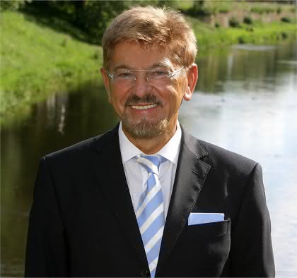Wirtschaft + Unternehmen: Jubiläum: Software-Pionier wird 70
