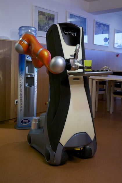 MRK + Cobots: Opa Seibel bekommt noch einen Drink