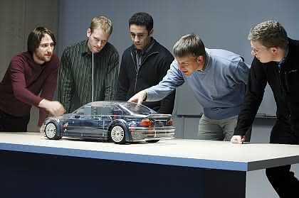 Wirtschaft + Unternehmen: Neuer Heimstudiengang für Embedded Software