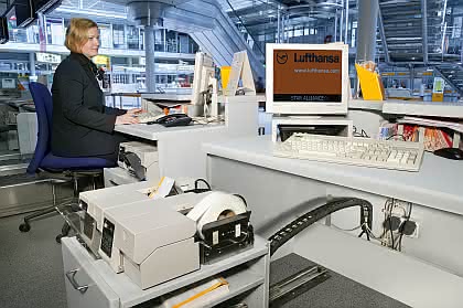 Wirtschaft + Unternehmen: Schneller zum Flugzeug
