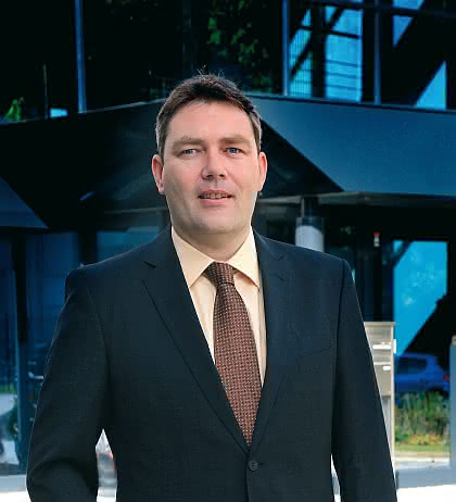 Wirtschaft + Unternehmen: Hahn Gasfedern neu im Kaydon-Korb