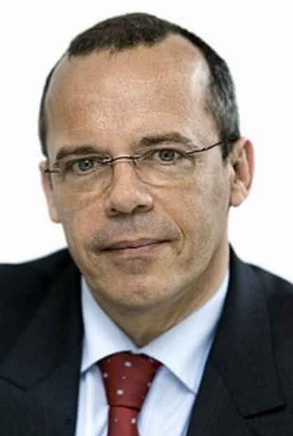 Wirtschaft + Unternehmen: Isra holt Hohoff