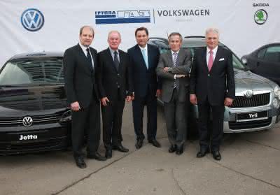 Wirtschaft + Unternehmen: Volkswagen und GAZ unterzeichnen Abkommen über Auftragsfertigung in Russland Wirtschaft + Unternehmen: Volkswagen und GAZ unterzeichnen Abkommen über Auftragsfertigung in Russland