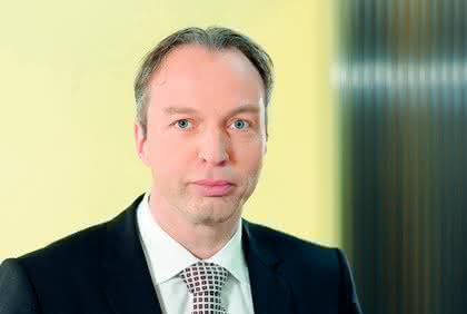 Wirtschaft + Unternehmen: Mit dem Mittelstand auf Augenhöhe Wirtschaft + Unternehmen: Mit dem Mittelstand auf Augenhöhe