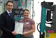Wirtschaft + Unternehmen: Tox Pressotechnik belegt den 2. Platz beim Robotics Award 2011