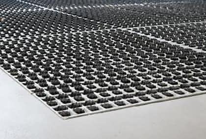 Wirtschaft + Unternehmen: Reifen mechanisch reinigen