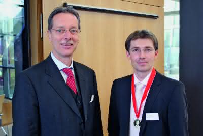 Wirtschaft + Unternehmen: Zwick Science Award 2011: Förderung der Wissenschaft Wirtschaft + Unternehmen: Zwick Science Award 2011: Förderung der Wissenschaft