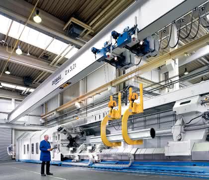 Fördertechnik: Über den Köpfen Fördertechnik: Über den Köpfen