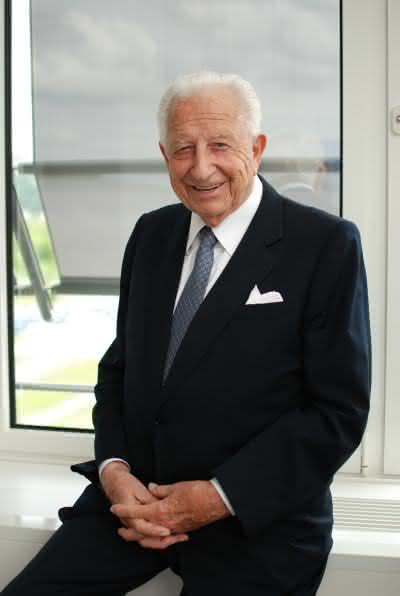 Wirtschaft + Unternehmen: Bernhard Kapp: Grandseigneur des deutschen Maschinenbaus wird 90 Wirtschaft + Unternehmen: Bernhard Kapp: Grandseigneur des deutschen Maschinenbaus wird 90