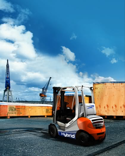 Wirtschaft + Unternehmen: Still: Hybrid geht in Serie Wirtschaft + Unternehmen: Still: Hybrid geht in Serie