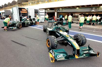 Industriekommunikation: Lotus Racing mit mobilem Rechenzentrum