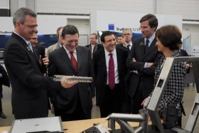 Wirtschaft + Unternehmen: Besuch bei Trumpf: Barroso würdigt die Bedeutung des deutschen Mittelstandes Wirtschaft + Unternehmen: Besuch bei Trumpf: Barroso würdigt die Bedeutung des deutschen Mittelstandes