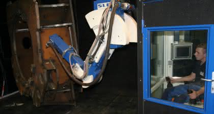 Produkt der Woche: Hochleistungsfähiger Strahlroboter für Großkomponenten Produkt der Woche: Hochleistungsfähiger Strahlroboter für Großkomponenten