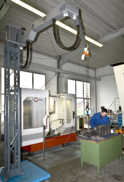 Industrieroboter: Zusammenarbeit für mehr Effizienz am Arbeitsplatz Industrieroboter: Zusammenarbeit für mehr Effizienz am Arbeitsplatz