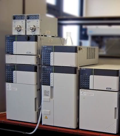 Chromatographie: Definierte lineare und  zyklische Oligomere mittels Recycling-GPC