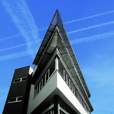 Zerspanen: Blechverarbeitung für Profilschleifmaschinen im XXL-Format Zerspanen: Blechverarbeitung für Profilschleifmaschinen im XXL-Format