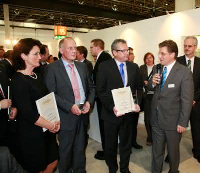 Wirtschaft + Unternehmen: Krauss Maffei: verleiht Blue Power Award
