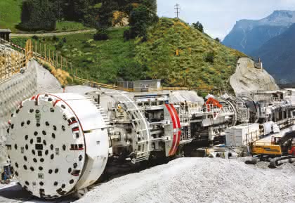 Wirtschaft + Unternehmen: Bosch Rexroth-Getriebe bohrten am Gotthard mit Wirtschaft + Unternehmen: Bosch Rexroth-Getriebe bohrten am Gotthard mit