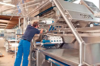 Wirtschaft + Unternehmen: Fünf Achsen simultan und Multitasking                     sind Standard