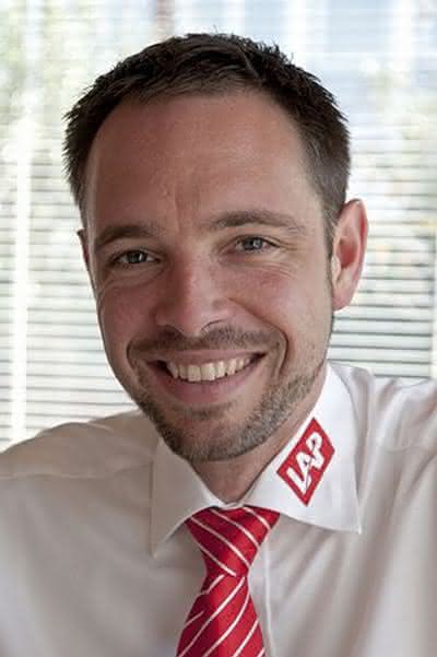 Sensorik + Messtechnik: Berührungsfreie Dickenmessung