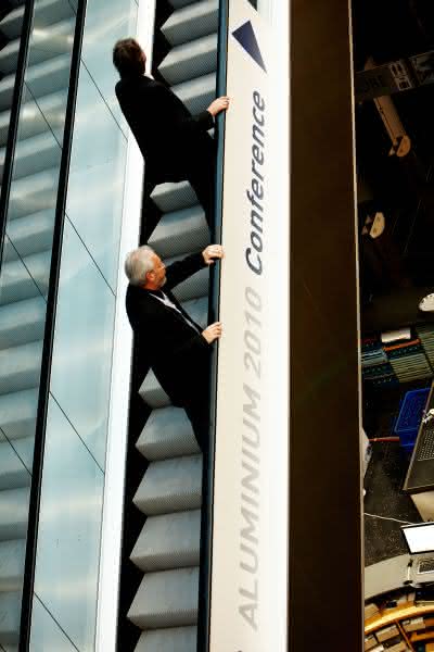 Wirtschaft + Unternehmen: Aluminium 2010: Aluminiumbranche lässt die Krise hinter sich Wirtschaft + Unternehmen: Aluminium 2010: Aluminiumbranche lässt die Krise hinter sich
