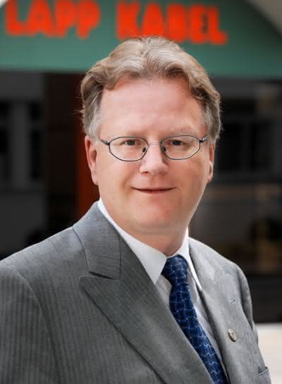 Wirtschaft + Unternehmen: Andreas Lapp: unterzeichnet Bildungspartnerschaft Wirtschaft + Unternehmen: Andreas Lapp: unterzeichnet Bildungspartnerschaft