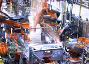 Wirtschaft + Unternehmen: Kuka: Software schafft Produktionstransparenz