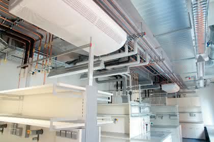 Labortechnik: Laborgebäude  in Hybridbauweise