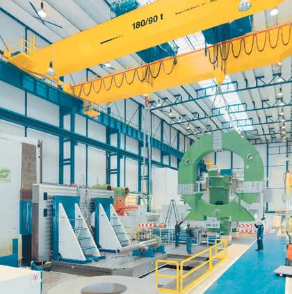 Fördertechnik: Materialfluss in drei Ebenen Fördertechnik: Materialfluss in drei Ebenen